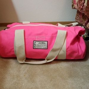 NWOT Kavu neon pink duffel/duffle bag